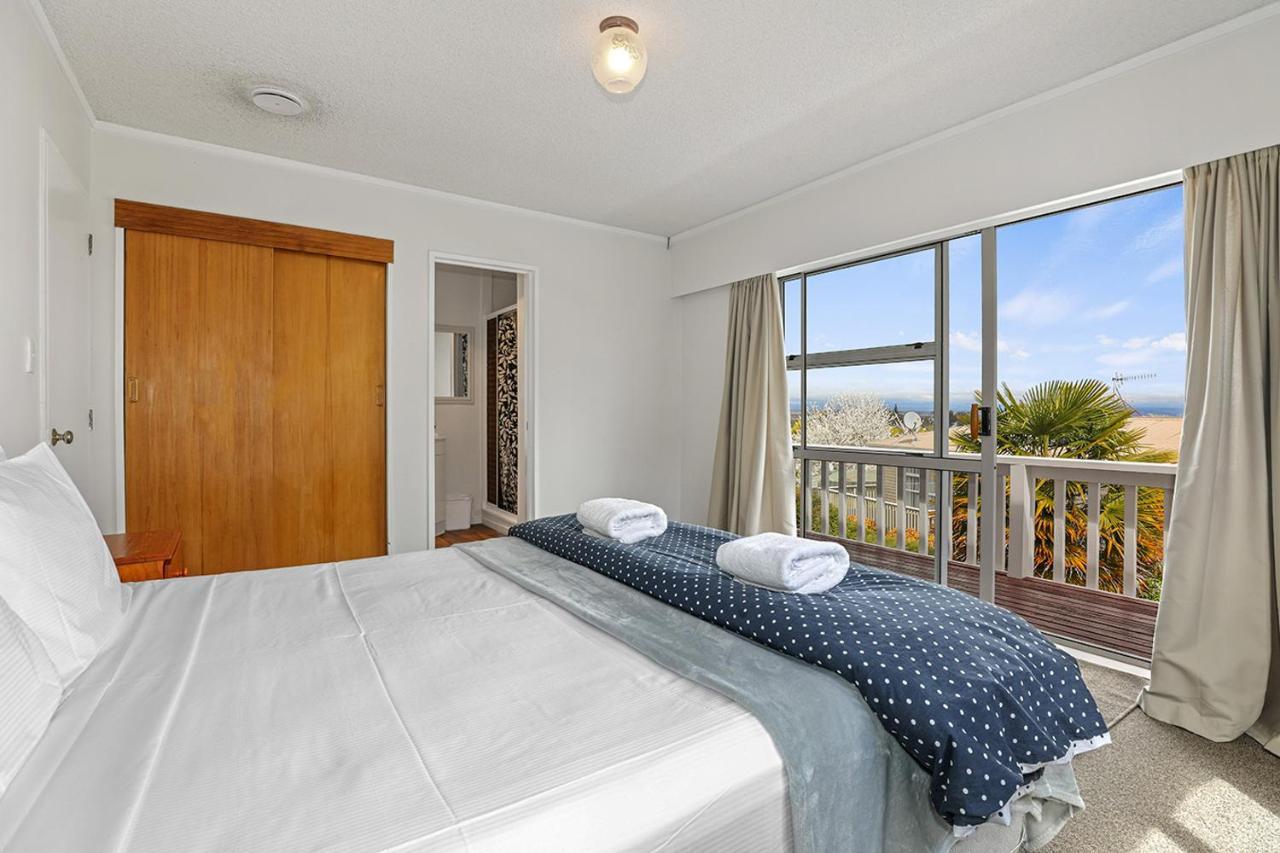 Woodward House Taupo Villa Bagian luar foto