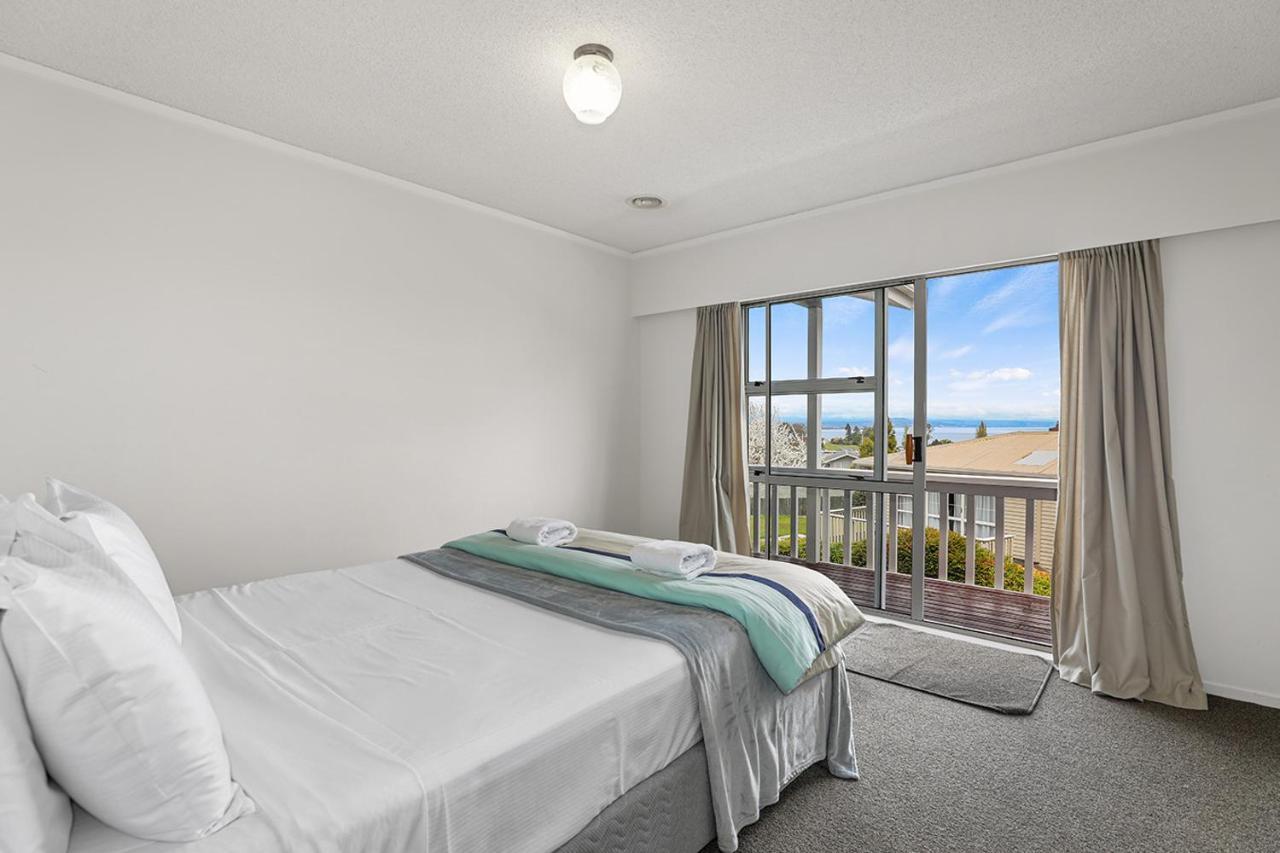 Woodward House Taupo Villa Bagian luar foto